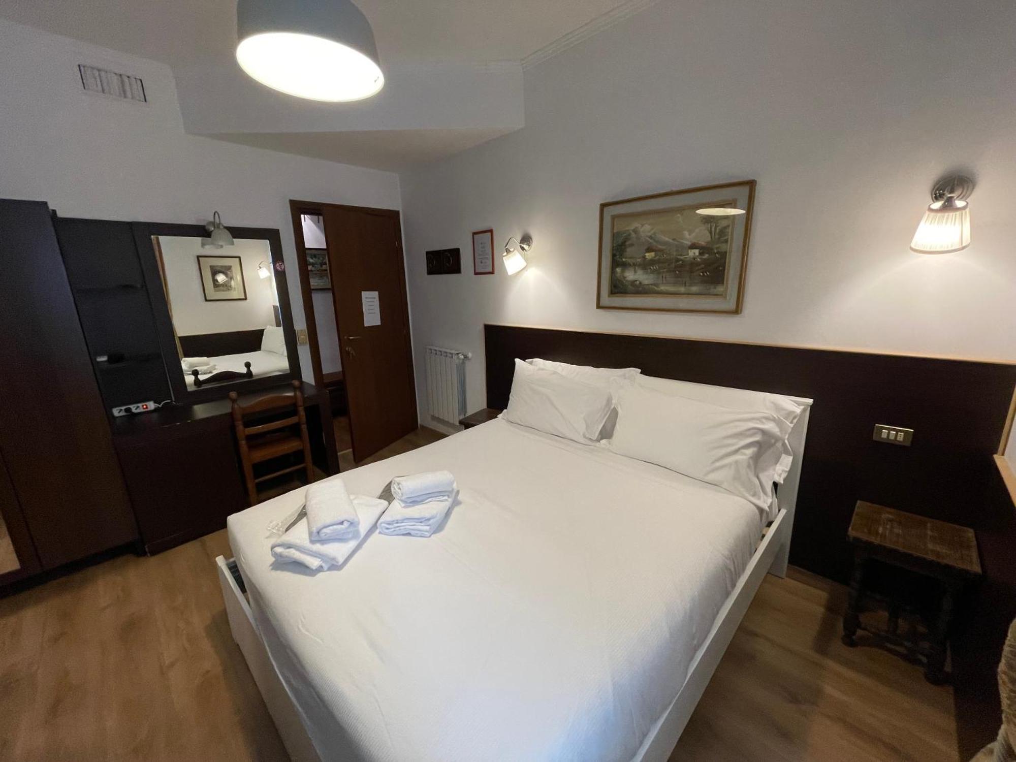 Gold House Hotel Rome Exterior photo